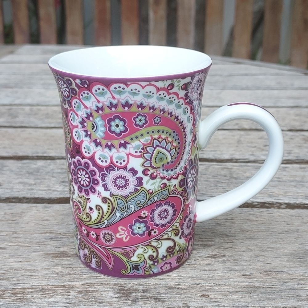 Vera Bradley Very Berry Paisley mug EUC
